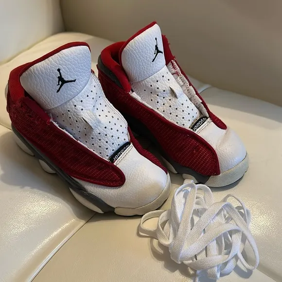 🎮🎀 Nike Jordan Kids' Retro 13 White and Red Sneakers Size 11C