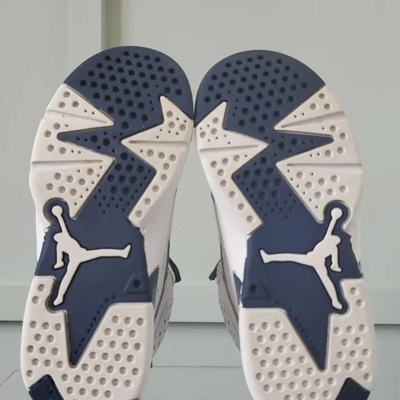 Air Jordan 6 Retro White and Navy Sneakers Size 11C Kids Gently Worn
