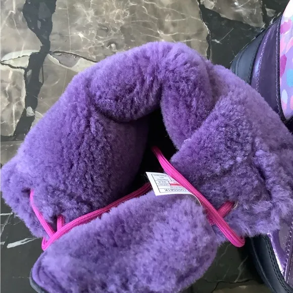 Authentic ugg girl purple velvet glitter butte 11 boots size 4