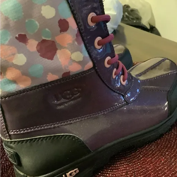 Authentic ugg girl purple velvet glitter butte 11 boots size 4