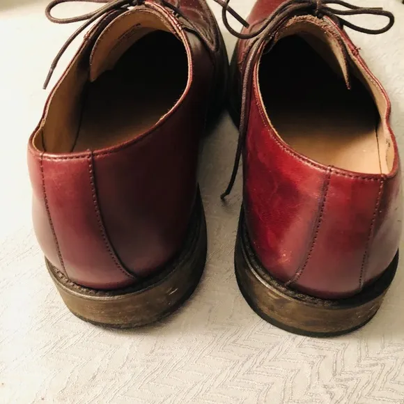 Banana Republic leather dress shoes-size 9M