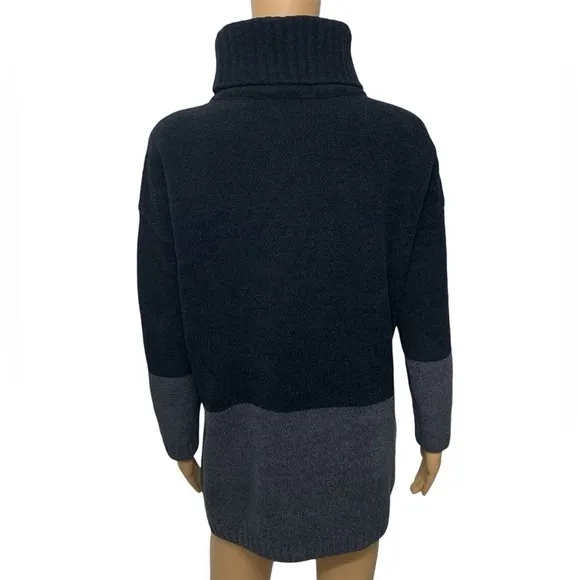 BCBG Max Azria Colorblock Turtleneck Sweater  oversized Top Women’s size XS