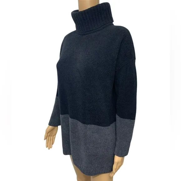 BCBG Max Azria Colorblock Turtleneck Sweater  oversized Top Women’s size XS