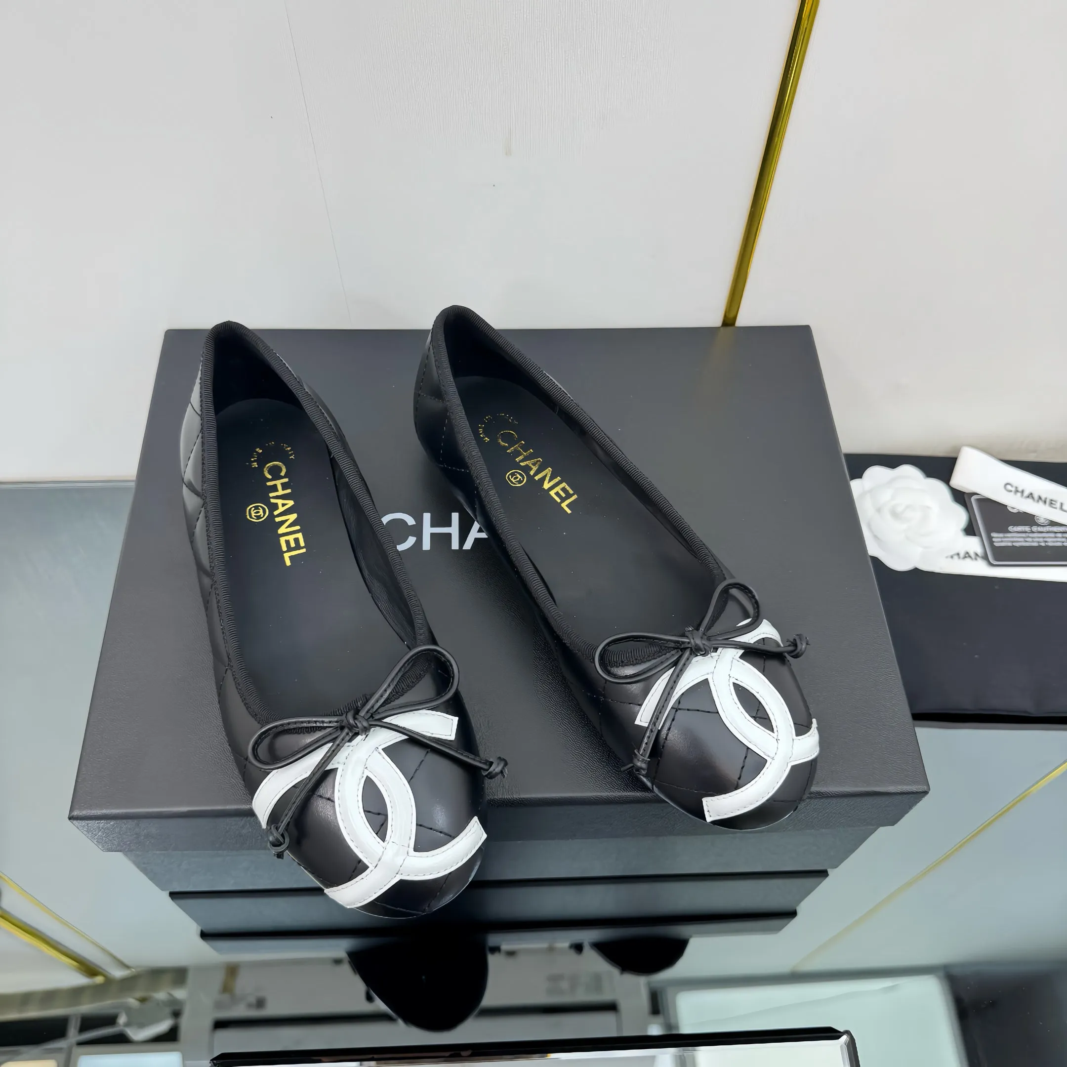 CC Loafers Black/White Sheepskin Mix Bow 297794