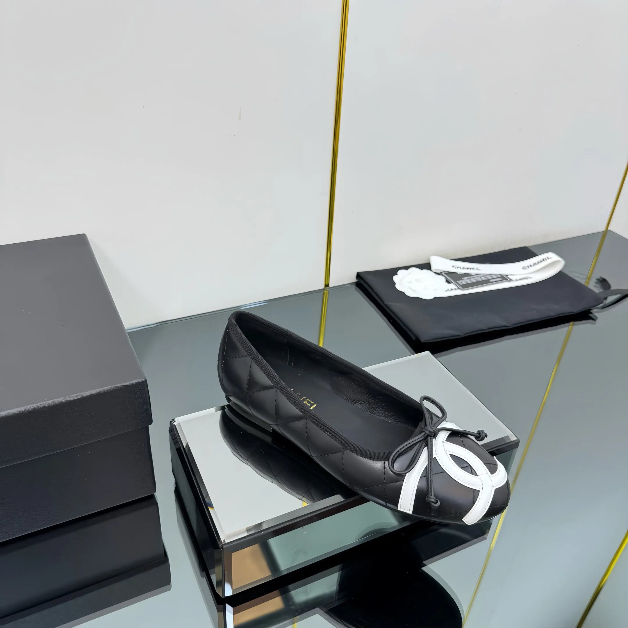 CC Loafers Black/White Sheepskin Mix Bow 297794