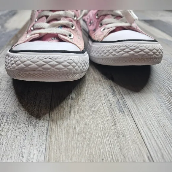Converse x Hello Kitty Sanrio Low Sneakers Girls Youth 2 Pink   White