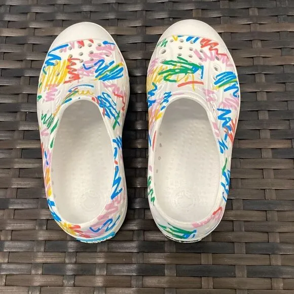 Crayola natives children’s size 11