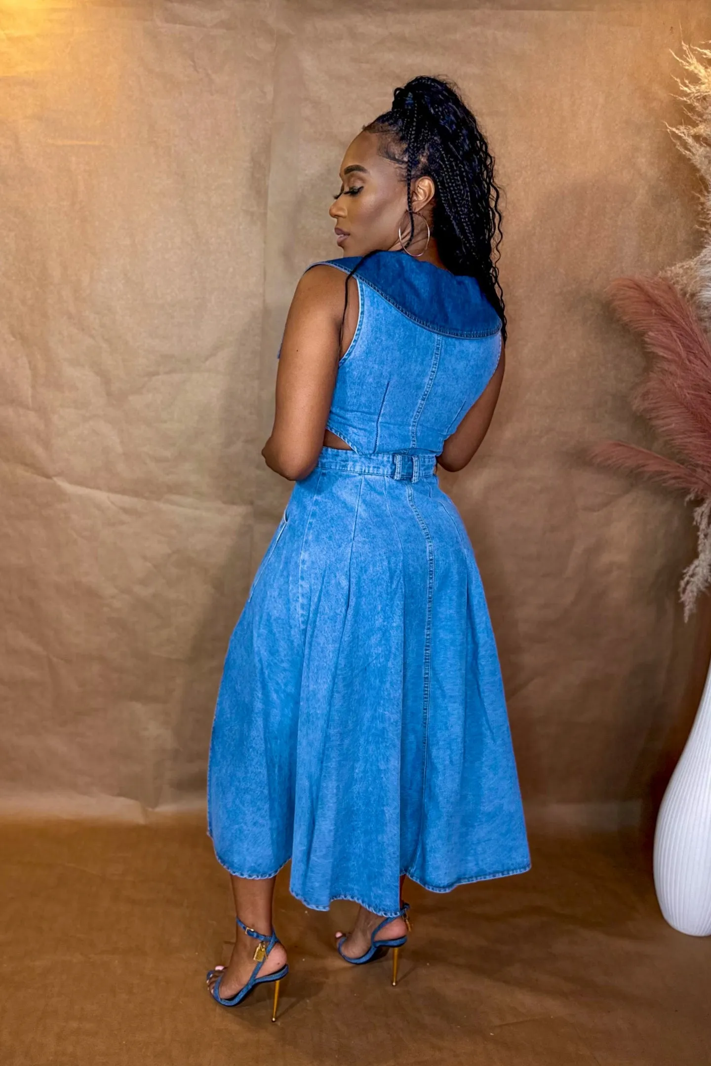 DENIM CUTOUT MAXI DRESS