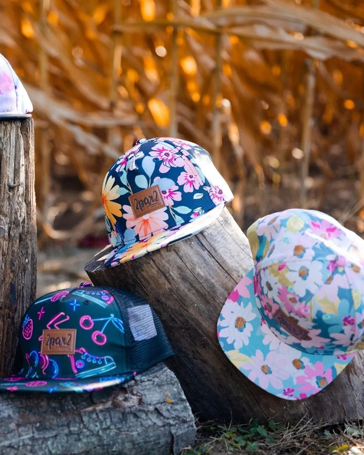 Deux par Deux - Printed Cap White, Pink, And Green Flowers