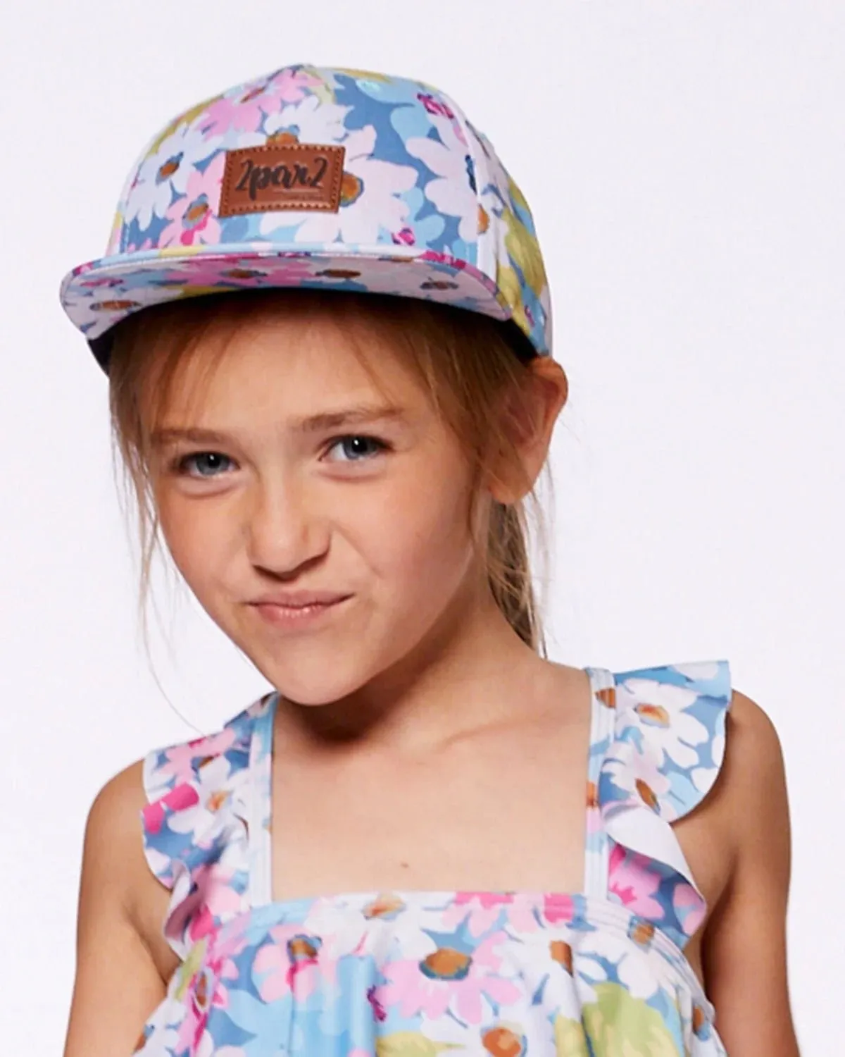 Deux par Deux - Printed Cap White, Pink, And Green Flowers