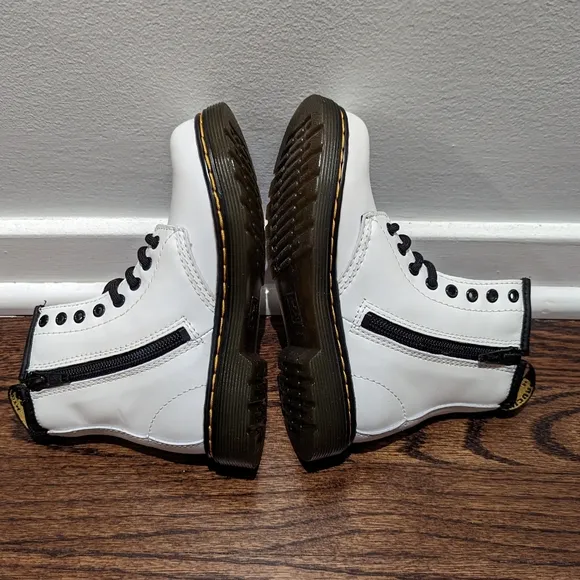 Dr. Martens Youth 1460 Leather Lace Up Boots Child UK10 EU28 US11 White