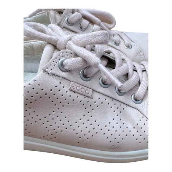 Ecco Dusty Rose Leather Lace Up Sneaker Cap Toe Low Top Casual Women’s Size 40