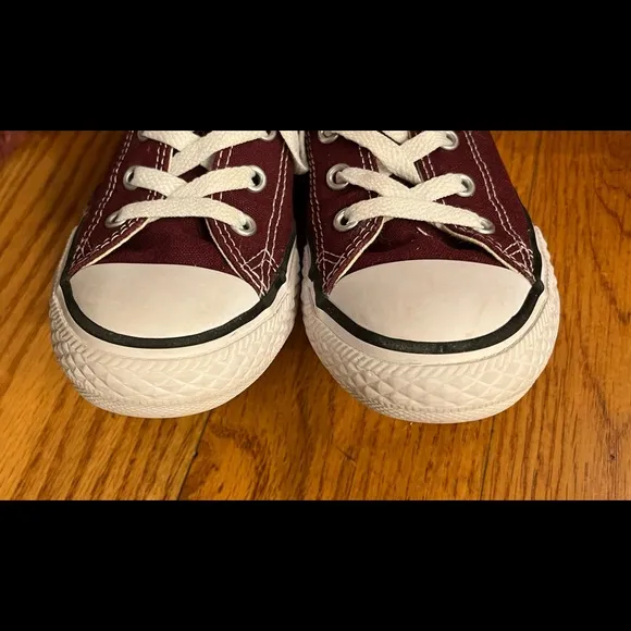 EUC Converse All Star, Burgundy