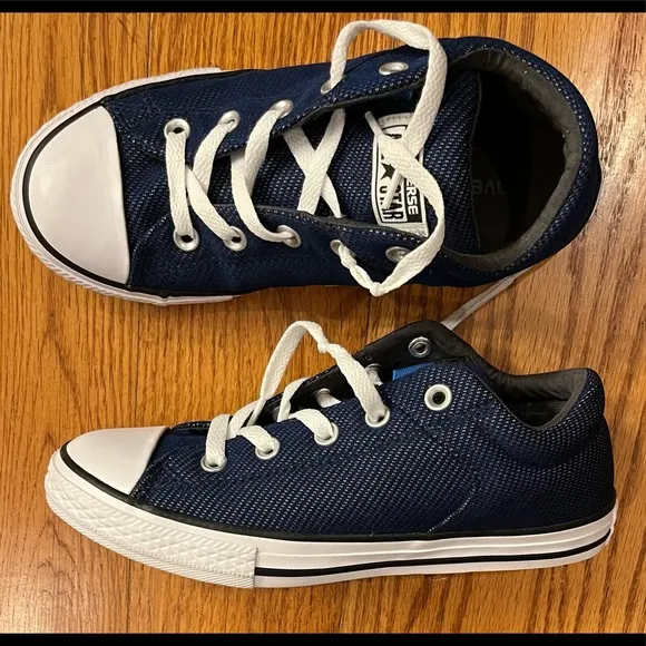 .EUC Converse Chuck Taylor All Star Sneaker, Blue