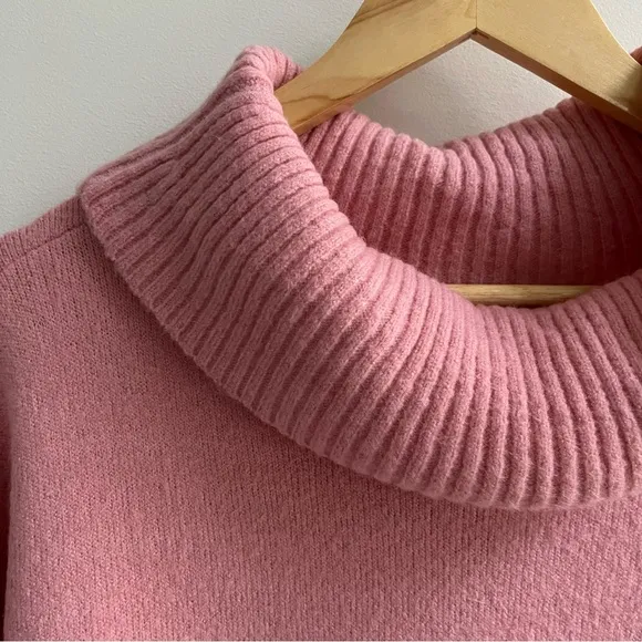 [h by halston] colorblock stripe cowl neck bell sleeve tunic sweater pink L