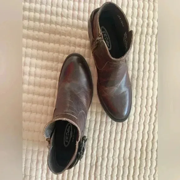 J.B. Dillon Leather Cowboy Western Ankle Boots Size 7.5! In like new Condition!