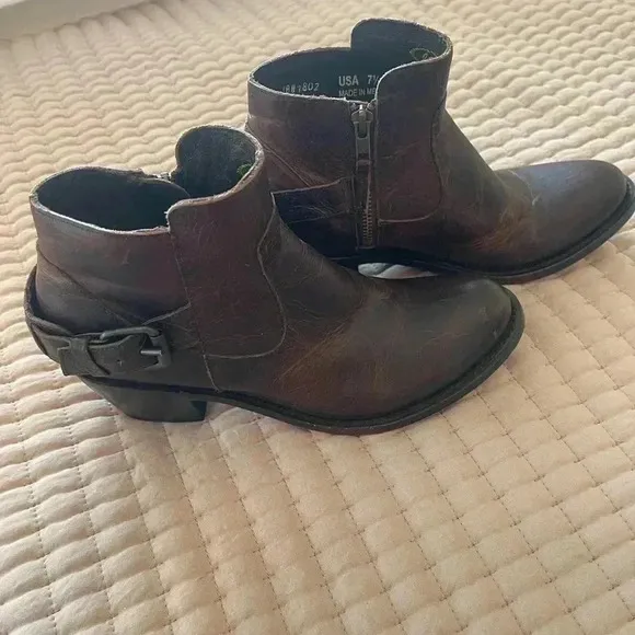 J.B. Dillon Leather Cowboy Western Ankle Boots Size 7.5! In like new Condition!