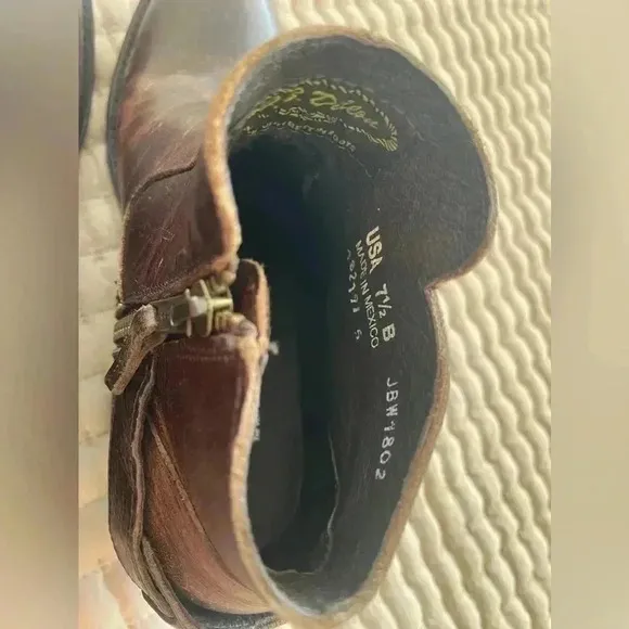 J.B. Dillon Leather Cowboy Western Ankle Boots Size 7.5! In like new Condition!