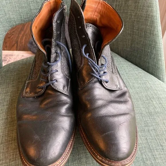 Johnston &amp; Murphy Men’s Warner Sheep Skin and leather Oxford zip boots size 8.5.
