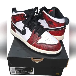 Jordan 1 Mid SE size 3Y