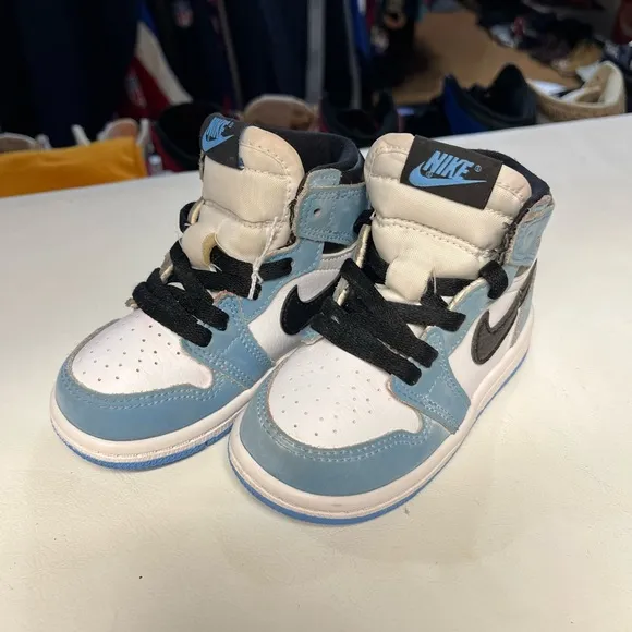 Jordan 1 Retro High OG University Blue 6C