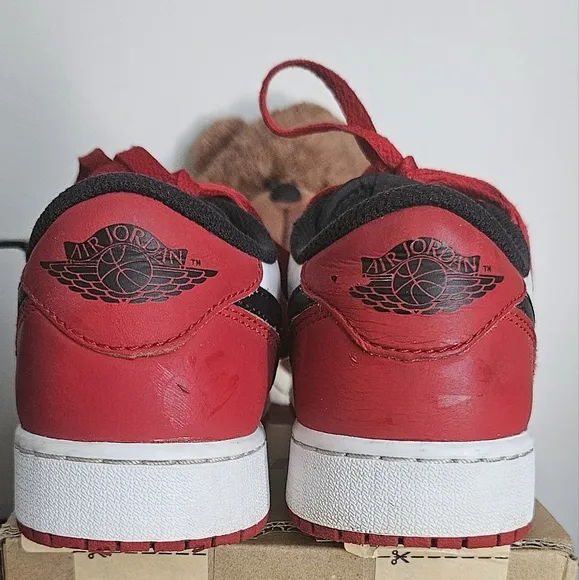 Jordan 1 Retro OG Low Black Toe 5Y