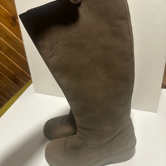 KEEN AKITA Knee High Wedge Boots Brown Suede Womens Size 7.5‎