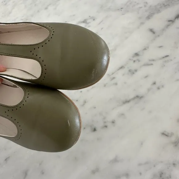 La Coqueta Green T-Strap Mary Jane Shoes size 29 / 11.5 US