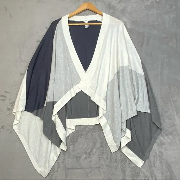 Lululemon Hatha Colorblock Wrap. Size OS. Gray,