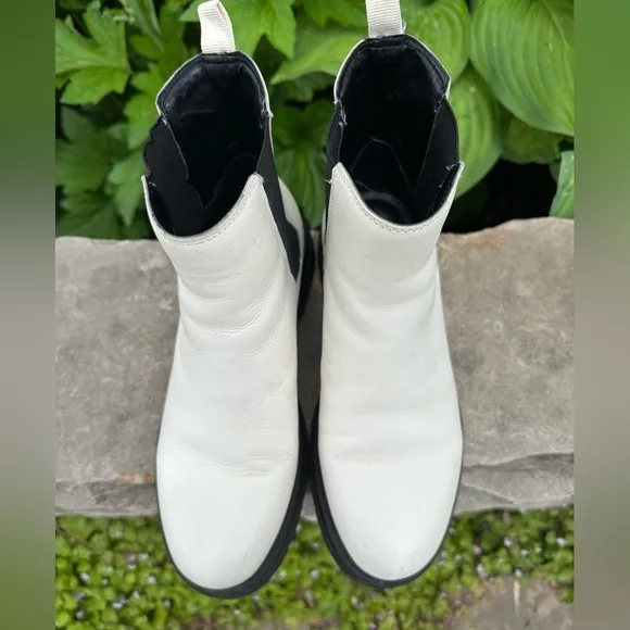 Marc Fisher Padmia White Leather Chelsea Combat Lug Sole Boots 7.5
