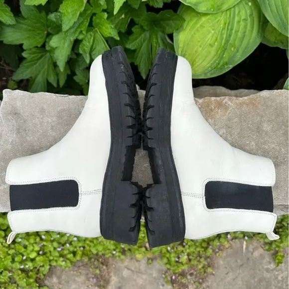 Marc Fisher Padmia White Leather Chelsea Combat Lug Sole Boots 7.5