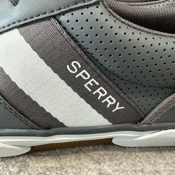 Men’s SPERRY Halyard Retro Lace Up Gray Sneakers Size 10.