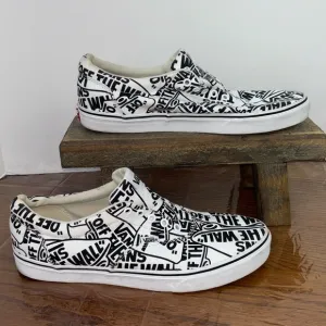 Men’s vans Doheny logo gym shoes/sneakers. Size 11.5. EUC.