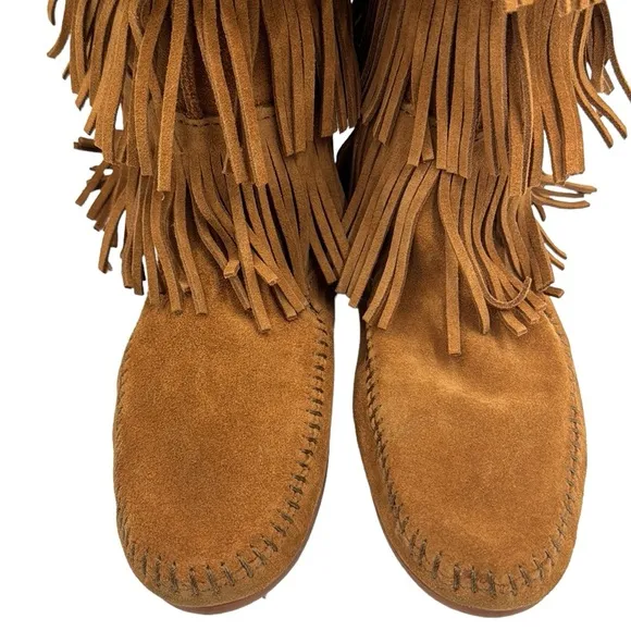 Minnetonka Suede 5 Layer Fringe Boots Size 7