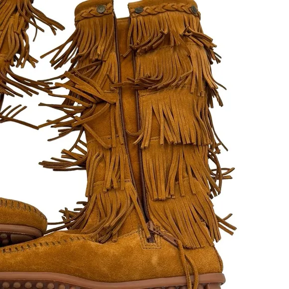Minnetonka Suede 5 Layer Fringe Boots Size 7