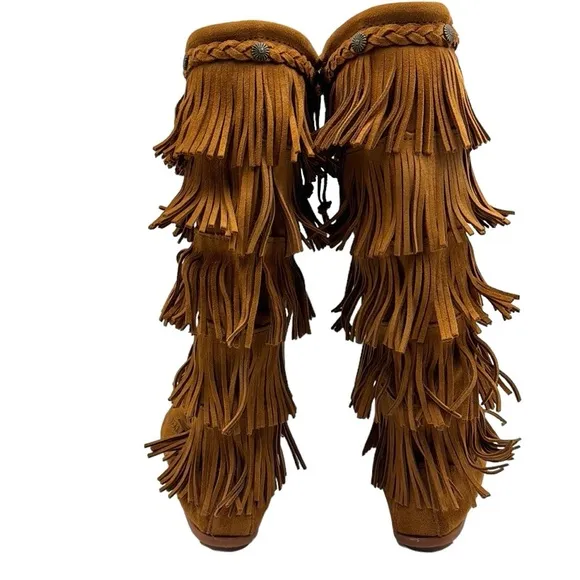 Minnetonka Suede 5 Layer Fringe Boots Size 7
