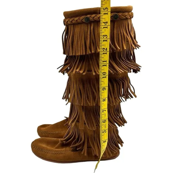 Minnetonka Suede 5 Layer Fringe Boots Size 7