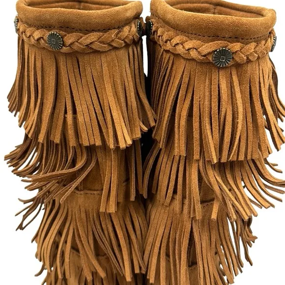 Minnetonka Suede 5 Layer Fringe Boots Size 7