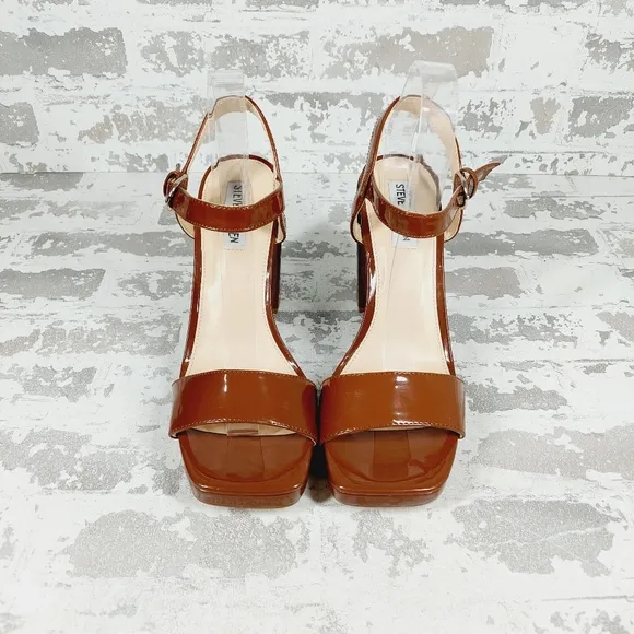 NEW  Steve Madden Persepolis Cognac Patent Ankle Strap Heeled Sandals D482