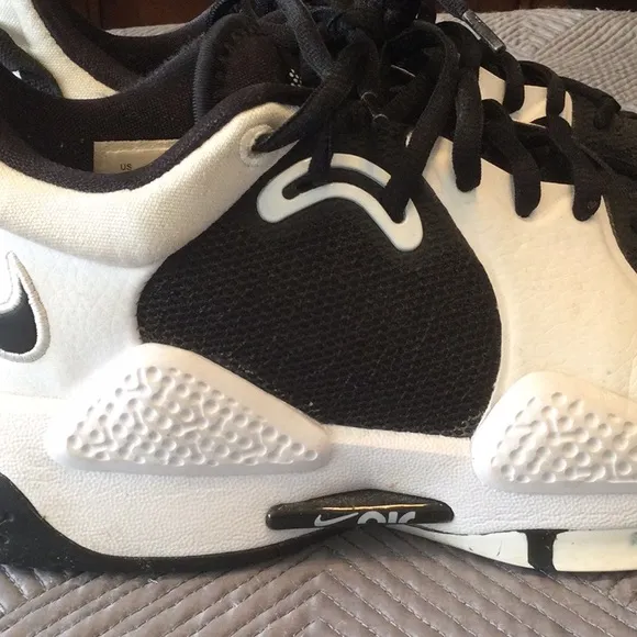 Nike Air and Paul George 13 size 6 Y black and white sneakers