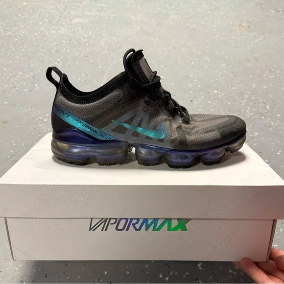 Nike Air VaporMax 2019 Throwback Future Size 8 Sneakers Gray Metallic AR6631-001