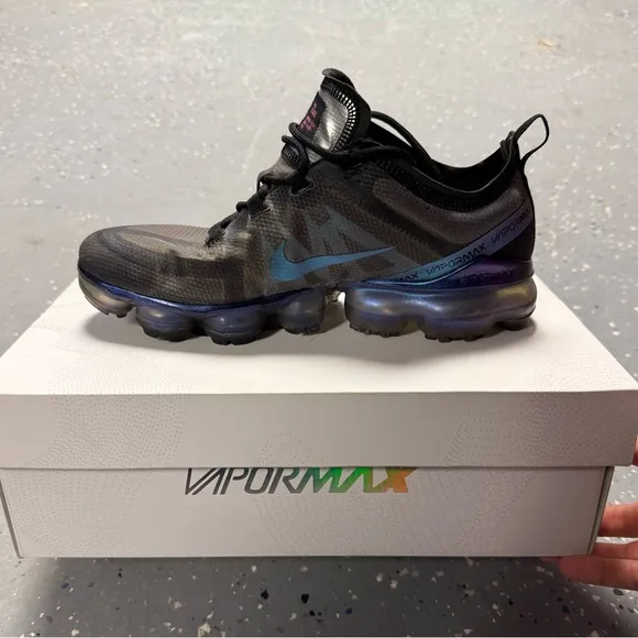 Nike Air VaporMax 2019 Throwback Future Size 8 Sneakers Gray Metallic AR6631-001