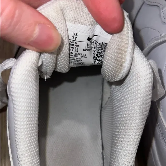 Nike Court Borough Low 2 Size 7youth White Sneakers with Swoosh Logo