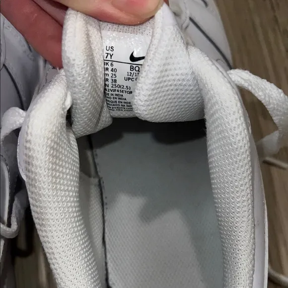 Nike Court Borough Low 2 Size 7youth White Sneakers with Swoosh Logo