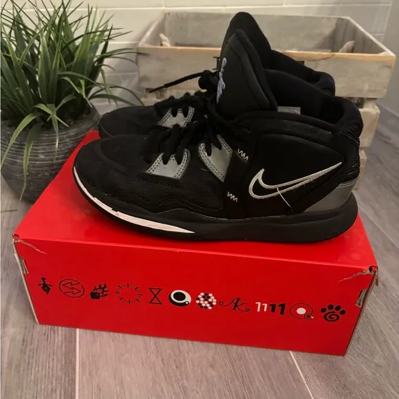 Nike Kyrie Infinity (GS)Black Metallic Silver concord High Top Sneakers Youth