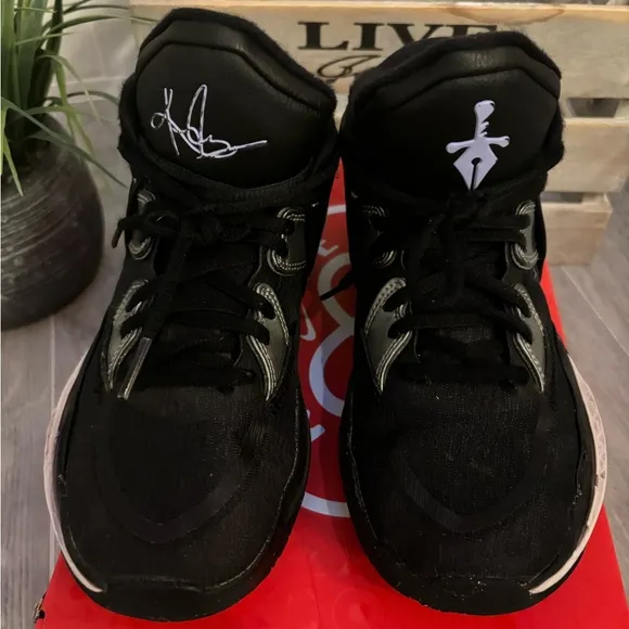 Nike Kyrie Infinity (GS)Black Metallic Silver concord High Top Sneakers Youth