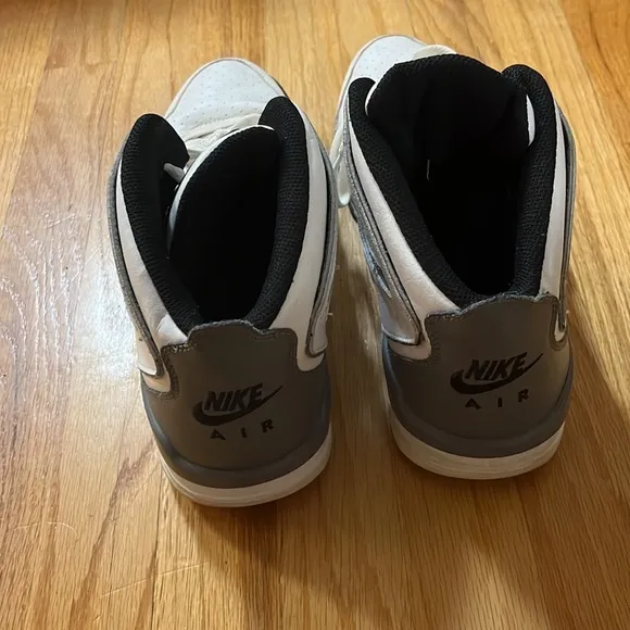 Nike Men’s Air Flights - Like New!!!