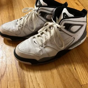 Nike Men’s Air Flights - Like New!!!