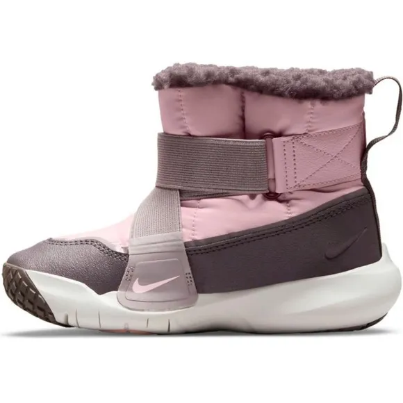 NIKE slip on snow boots