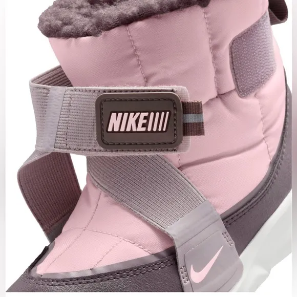 NIKE slip on snow boots